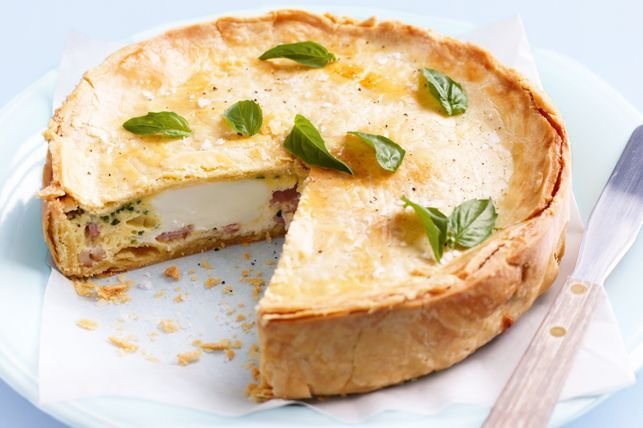 Egg and bacon pie