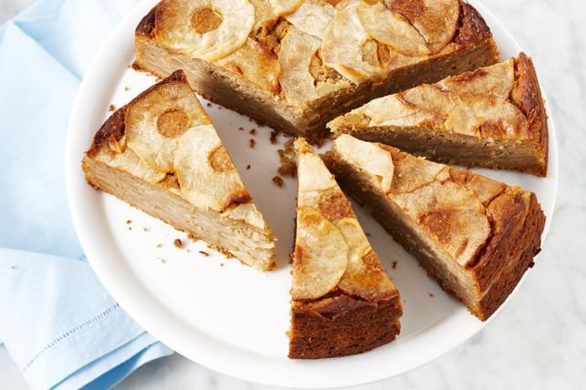 Sugar-free apple and spice cake